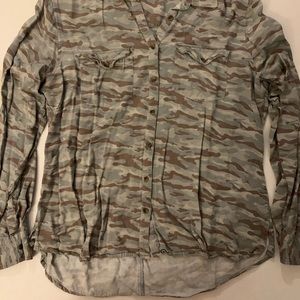 ✨MOVING SALE✨ Camo button down shirt